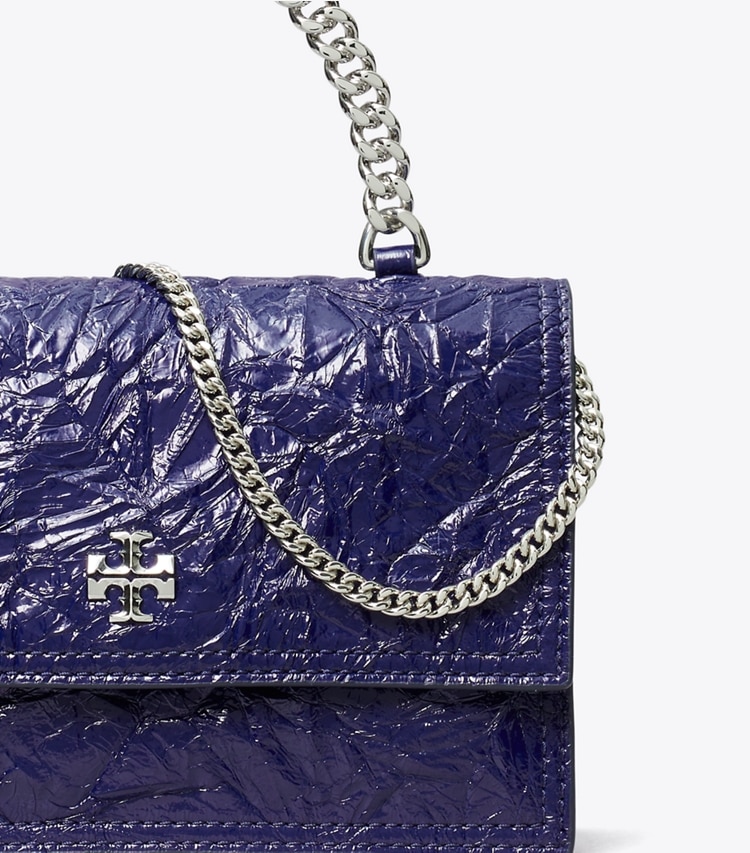 Tory Burch designer ミニバッグ キラ クリンクルレザー チェーン ミニ ウォレット in Ballpoint Blue ディテール