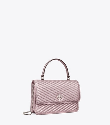 Tory Burch designer ミニバッグ キラ メタリック モトキルト トップハンドル ミニチェーンウォレット in Sparkle Pink angle