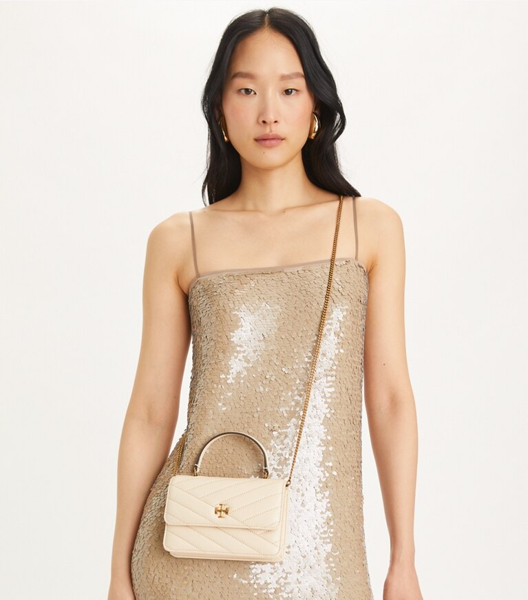 Tory Burch designer mini bags Mini portafoglio con catena e manico superiore Kira Chevron in New Cream angle
