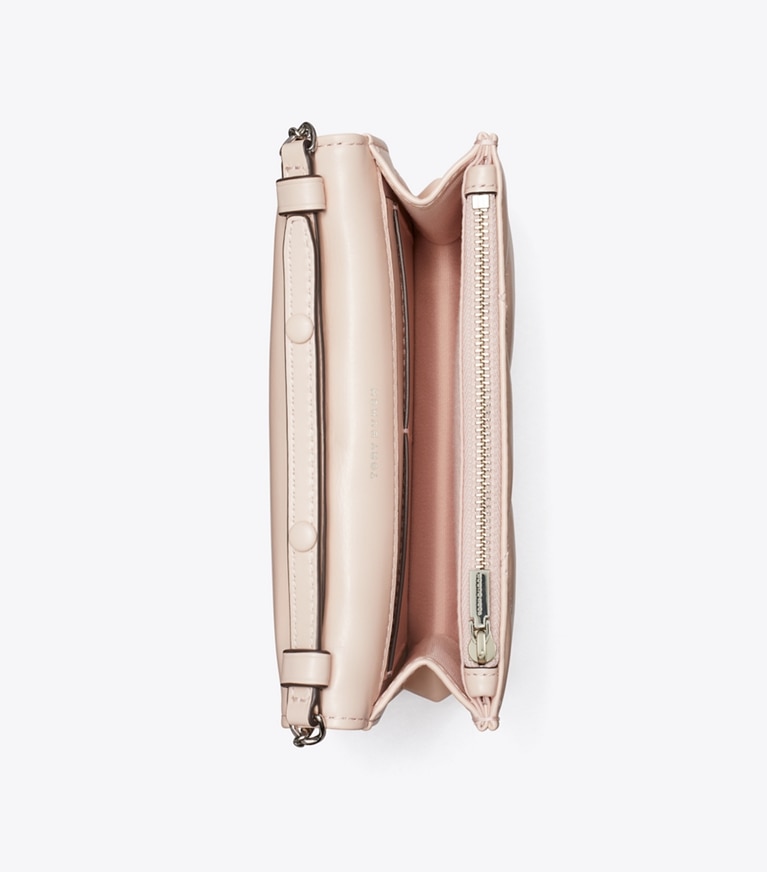 Tory Burch designer mini bags Mini portafoglio con catena e manico superiore Kira con trapuntatura a trapezio in Soft Pink angle