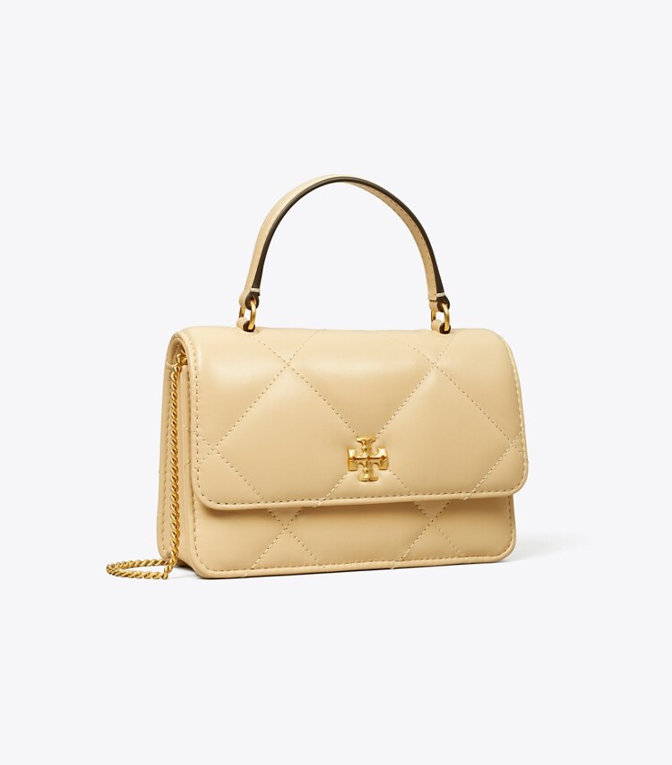 Tory Burch designer mini sacs Mini portefeuille chaîne et anse Kira à matelassage losange in Vanilla Soft Serve angle