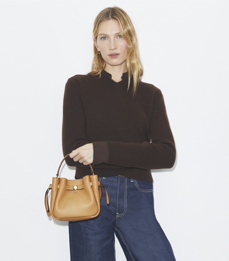 Tory Burch designer crossbody bags Mini Romy Bucket Bag in Tiramisu additional on model