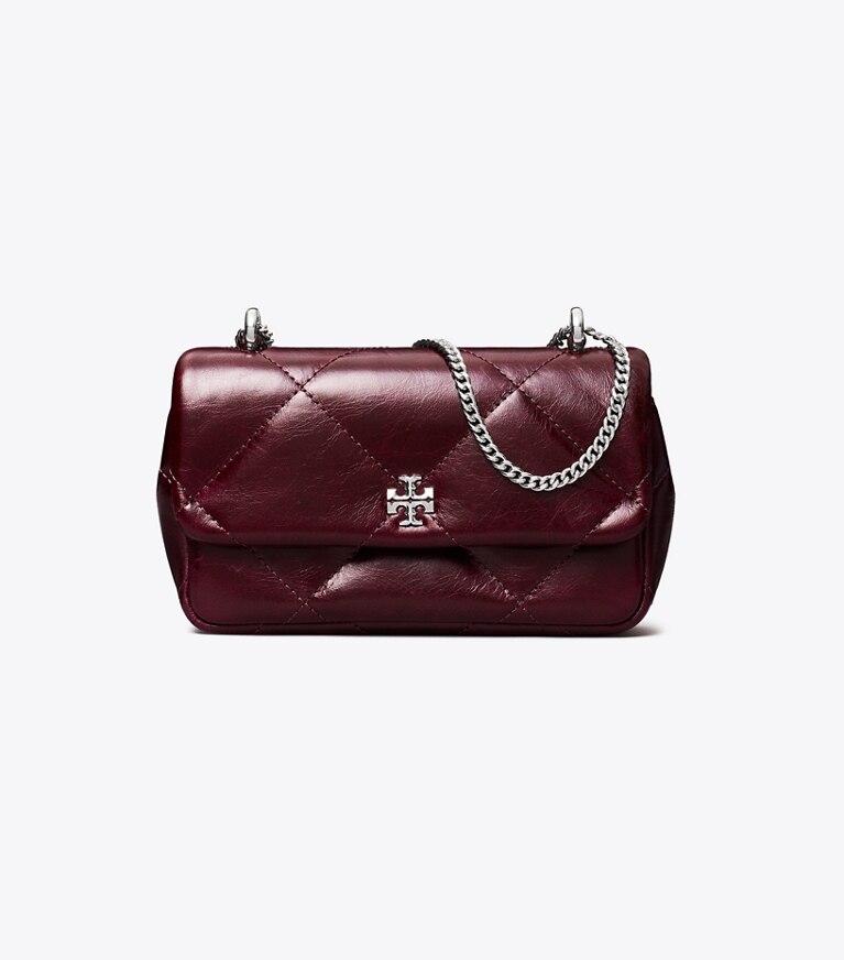 Tory Burch designer sacs à bandoulière Mini sac à rabat Kira matelassé effet vieilli dans Dark Carmine de face