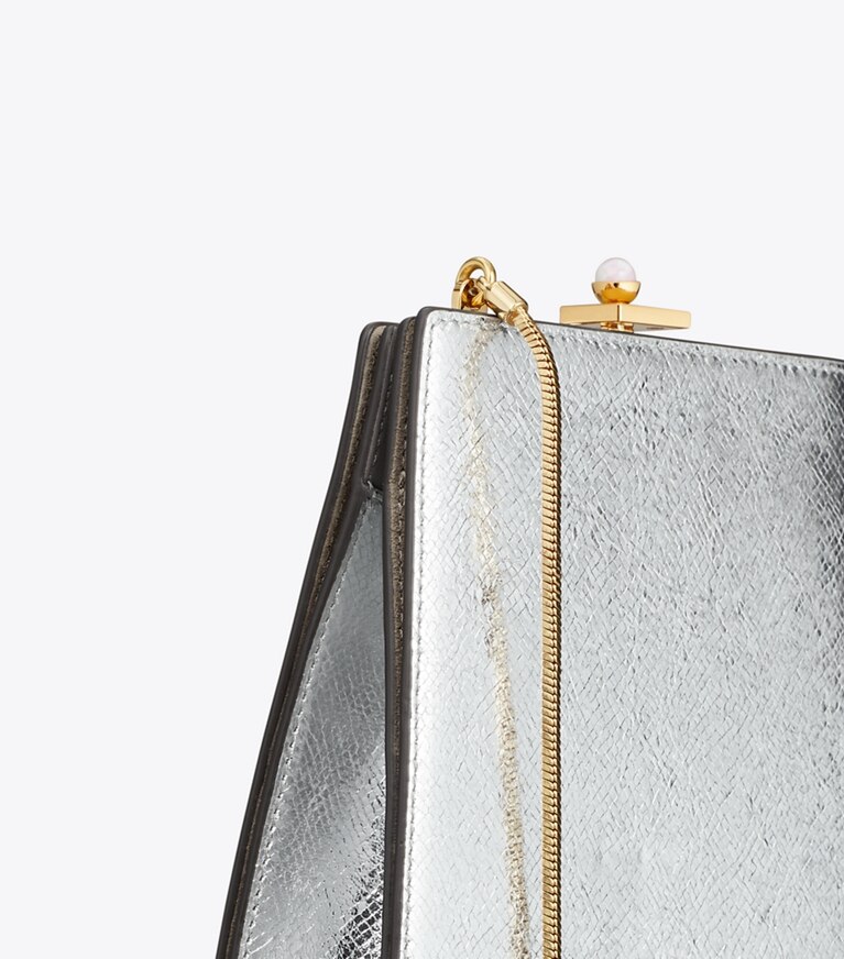 Tory Burch designer sacs à bandoulière Mini sac en cuir métallisé froissé in Silver angle