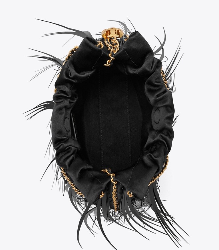 Tory Burch designer sacs à bandoulière Mini sac Fleming à cordon de serrage et plumes in Black dessus