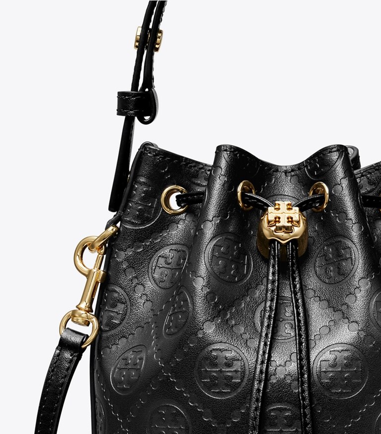 Tory Burch designer sacs à bandoulière Mini sac seau en cuir T Monogram in Black angle