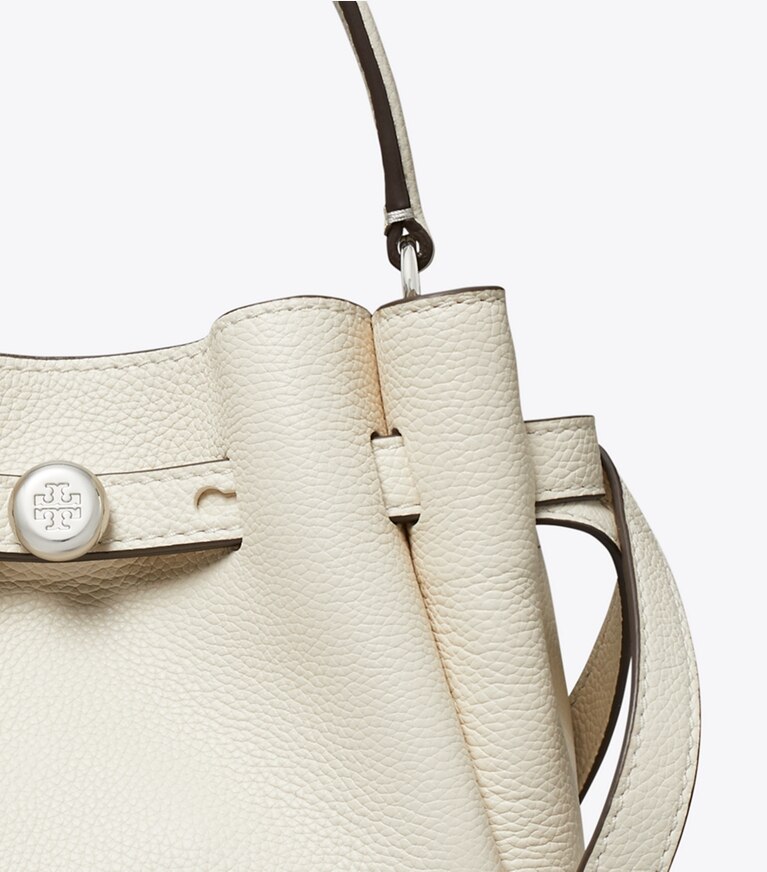 Tory Burch designer sacs à bandoulière Mini sac seau Romy dans Light Cream détails