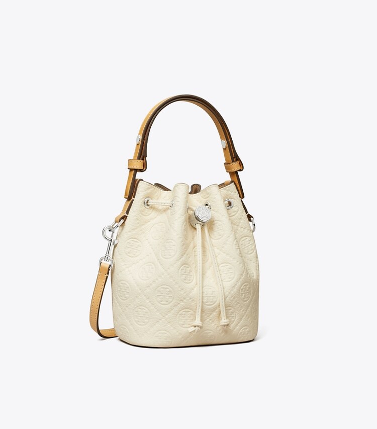 Tory Burch designer sacs à bandoulière Mini sac seau T Monogram en cuir grainé in Warm White angle