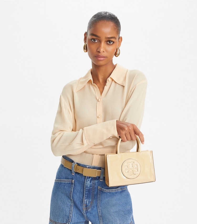 Tory Burch designer borse a spalla Mini shopping Ella Bio in pelle verniciata in Vanilla Soft Serve additional on model
