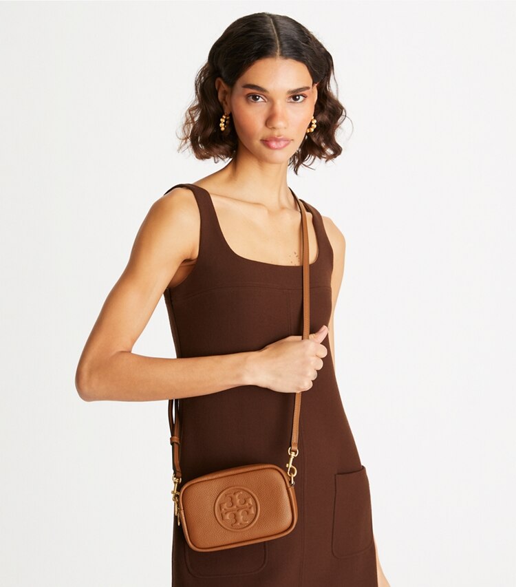 Tory Burch designer borse a spalla Minibag Perry bombé in Light Umber accessory on model
