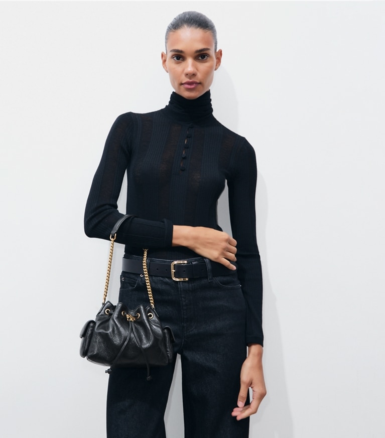 Tory Burch diseñador bolsos bandolera Minibolso de hombro Charlie metalizado y acolchado con cordón ajustable en Silver accesorio en modelo