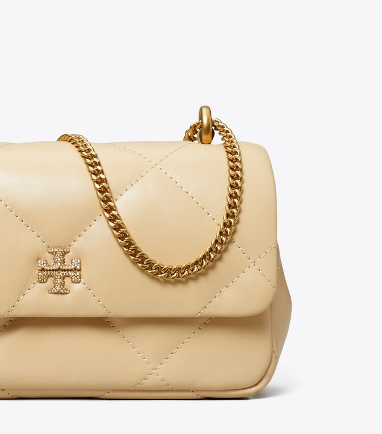 Tory Burch diseñador bolsos bandolera Minibolso Kira Diamond Quilt con solapa y logo pavé en Vanilla Soft Serve detalle