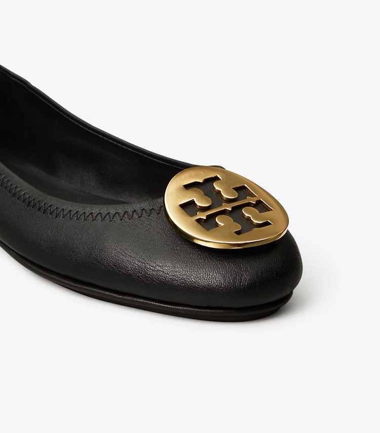 Tory Burch designer フラット ミニー トラベル バレエ レザー in Perfect Black/Gold ディテール
