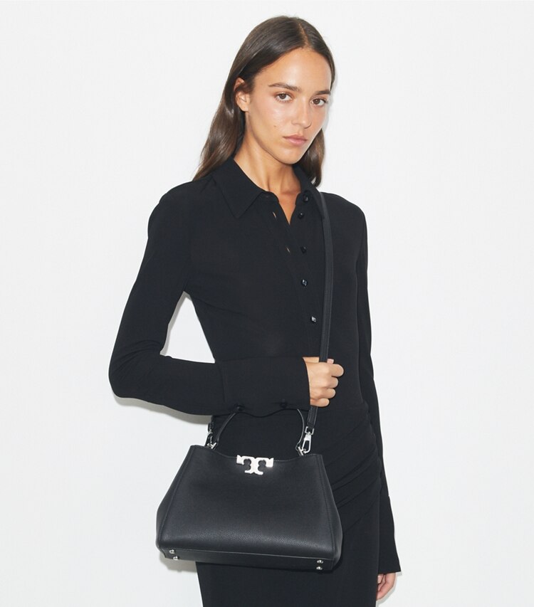 Tory Burch designer henkeltaschen Mittelgroße, weiche Eleanor Henkeltasche in Black accessory on model
