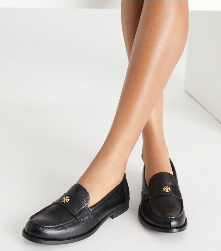 Tory Burch diseñador zapatos planos Mocasín clásico en PERFECT BLACK accesorio en modelo