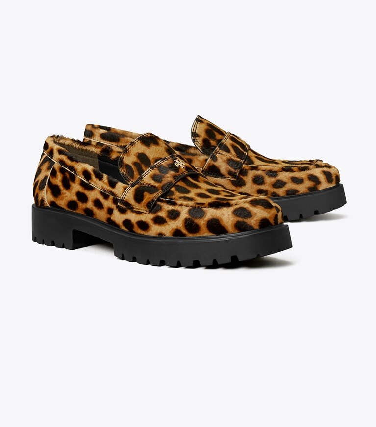 Tory Burch diseñador zapatos planos Mocasín clásico con suela dentada en CLASSIC LEOPARD ángulo