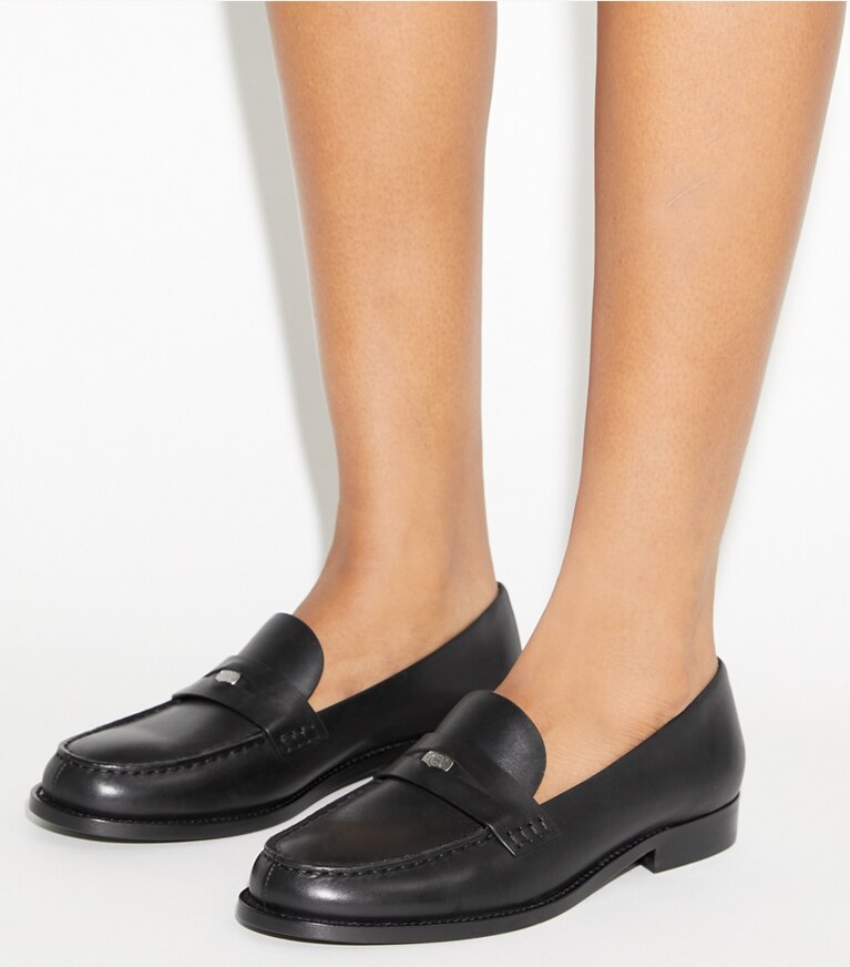 Tory Burch diseñador zapatos planos Mocasín clásico Penny en PERFECT BLACK accesorio en modelo