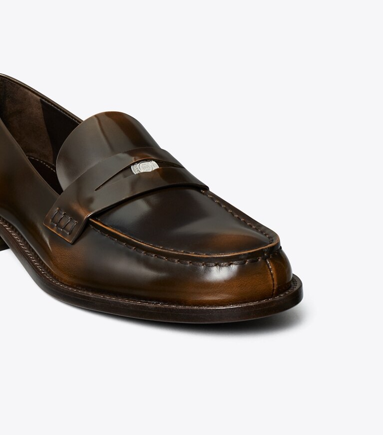 Tory Burch diseñador zapatos planos Mocasín clásico Penny en BRUSHED CHOCOLATE detalle