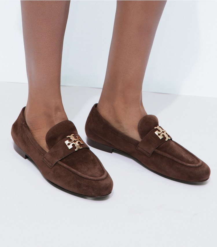 Tory Burch diseñador calzado plano Mocasines Charlie en DARK COCOA / GOLD accesorio en modelo