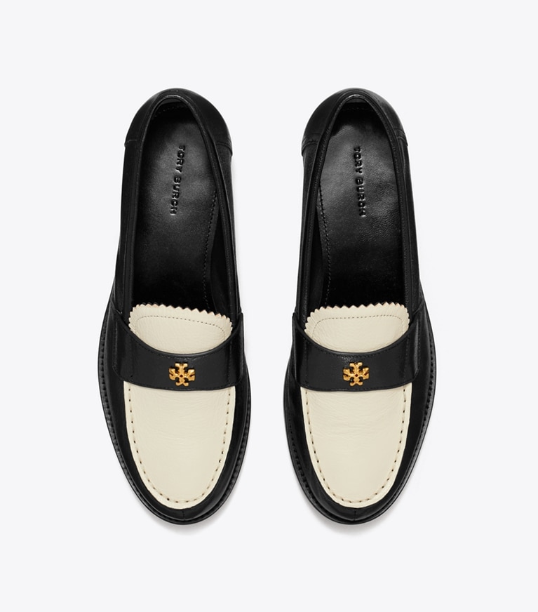 Tory Burch designer mocassins Mocassins classiques in PERFECT BLACK / NEW IVORY angle
