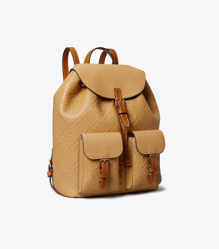 Tory Burch diseñador mochilas Mochila de piel graneada con monograma T en Biscotti ángulo