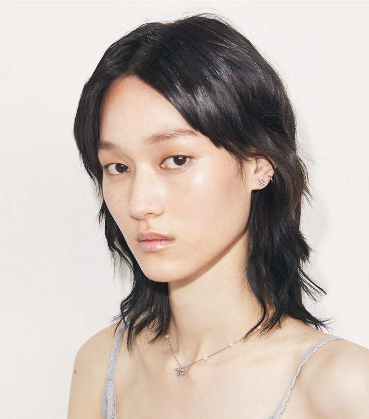 Tory Burch designer jewelry boxes Moondance Pendant and Earrings Gift Set in Tory Silver / Pearl accessory on model