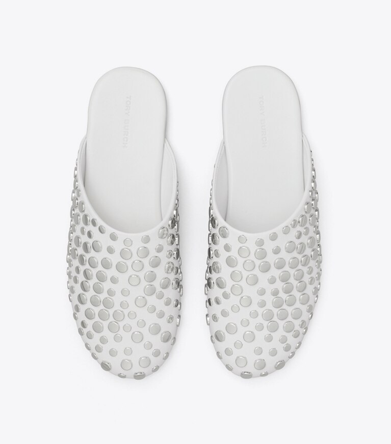 Tory Burch designer mocassins Mule cloutée dans CLOUD / SILVER vue du dessus
