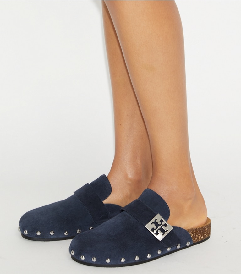 Tory Burch designer mocassini Mule Mellow con borchie in NEW NAVY / SILVER angle