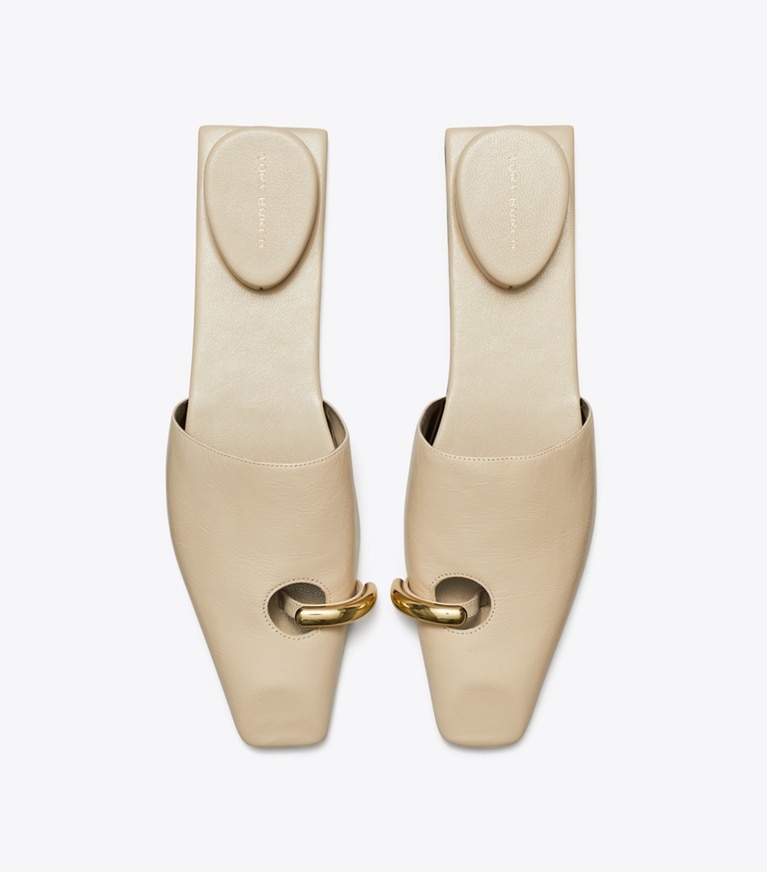 Tory Burch designer mocassins Mules effet piercing in STONE GRAY angle