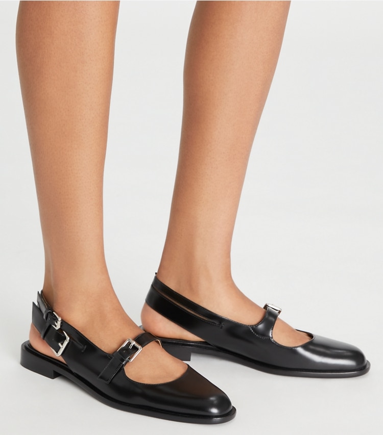 Tory Burch designer フラット マルチバックル メリージェーン in PERFECT BLACK accessory on model