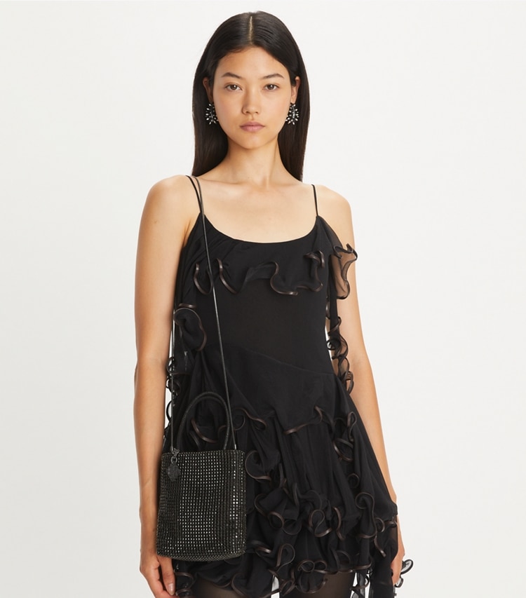 Tory Burch designer クロスボディバッグ ナイトオウル クリスタルエンベリッシュ ミニトート in Black accessory on model