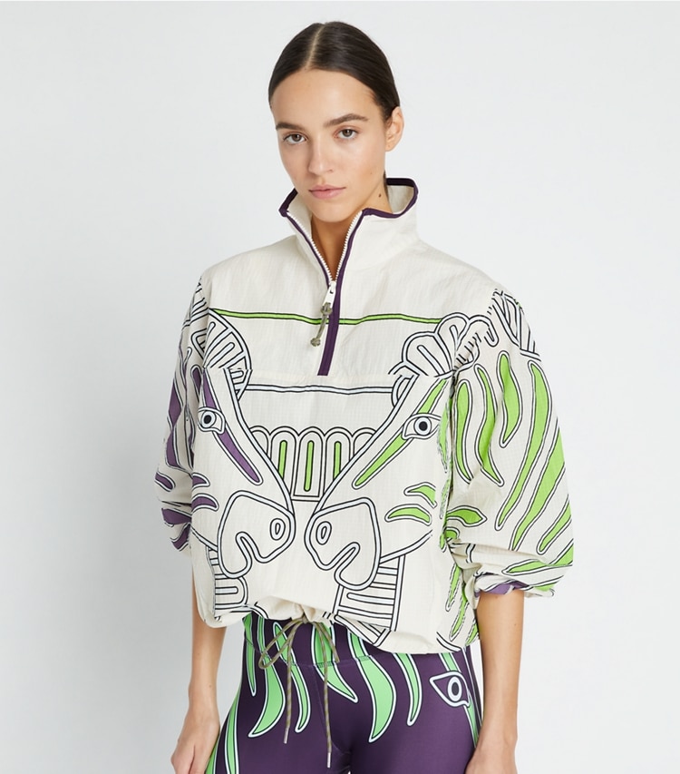 Tory Sport designer ジャケット プリント ナイロンリップストップ ハーフジップジャケット in Ivory Zebra Scarf on model detail