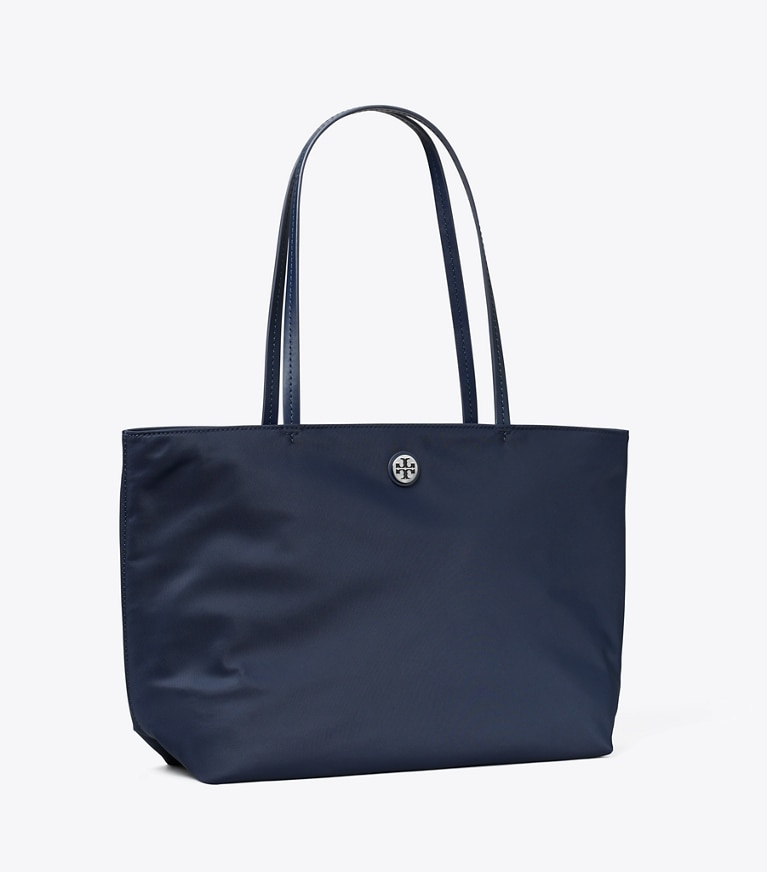 Tory Burch designer トートバッグ ナイロン スモール トートバッグ in Tory Navy angle