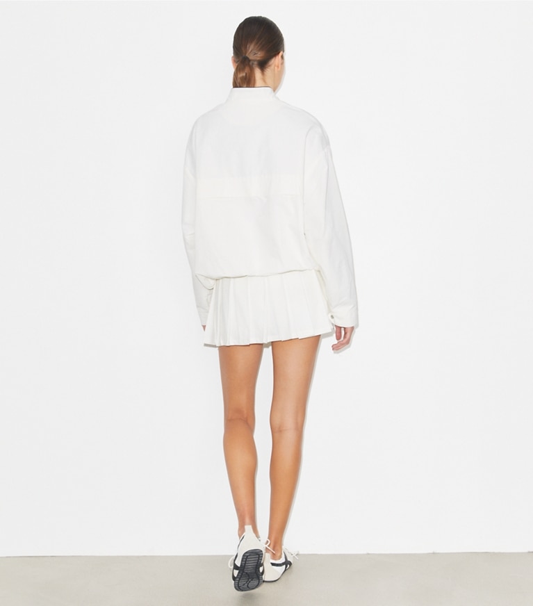 Tory Burch designer jacken Oversize-Tennisjacke aus Nylon in Snow White on model back