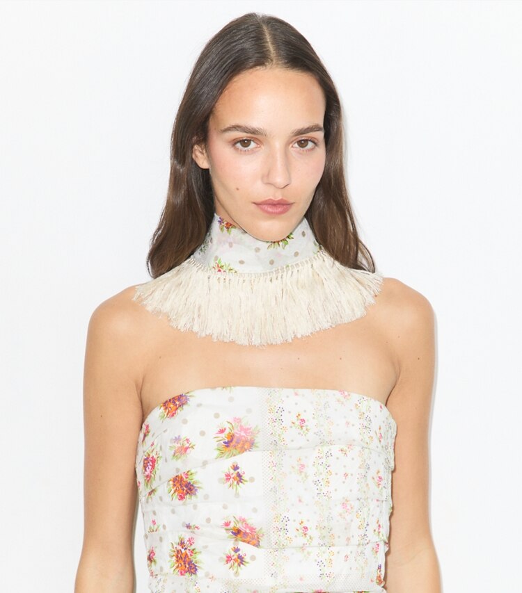 Tory Burch diseñador bufandas Pañoleta con flecos y patchwork floral y lunares en Dot Floral Ivory accesorio en modelo