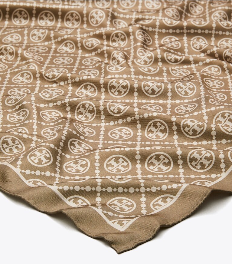 Tory Burch diseñador bufandas Pañuelo cuadrado de seda de doble cara con monograma de T en Natural Khaki detalle