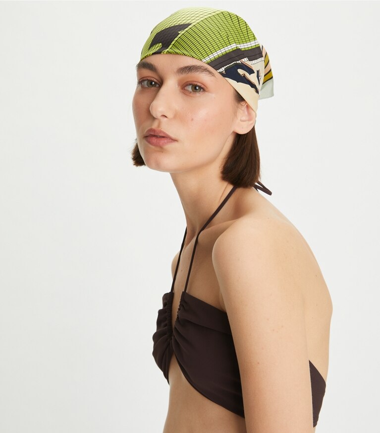 Tory Burch diseñador bufandas Pañuelo de seda Pelican en Nude accesorio en el modelo
