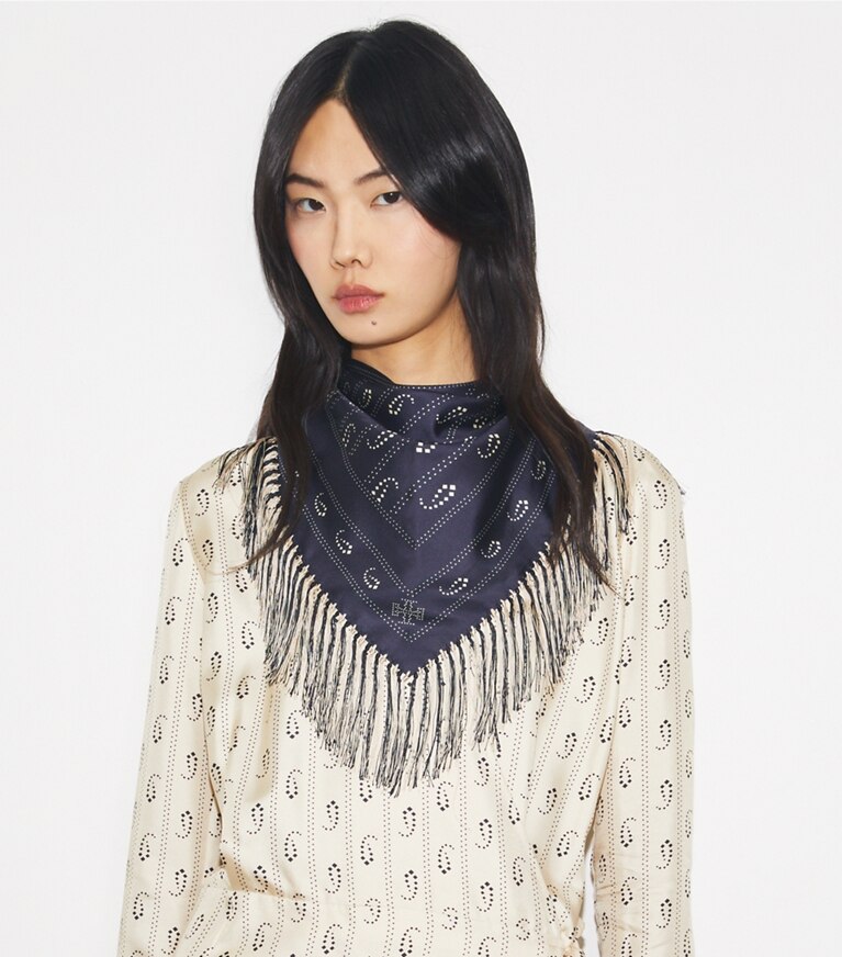 Tory Burch diseñador bufandas Pañuelo triangular de seda en Navy accesorio en modelo