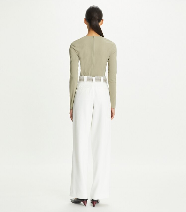 Tory Burch diseñador prendas inferiores Pantalón cargo de sarga en White parte posterior en modelo