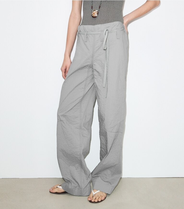 Tory Burch diseñador prendas inferiores Pantalón de algodón de pierna ancha en Gray detalle en modelo