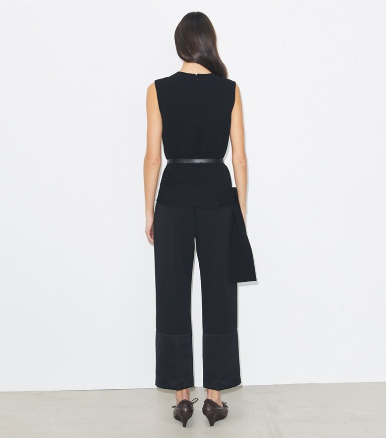 Tory Burch diseñador prendas inferiores Pantalón de crepé recortado en Black parte posterior en modelo