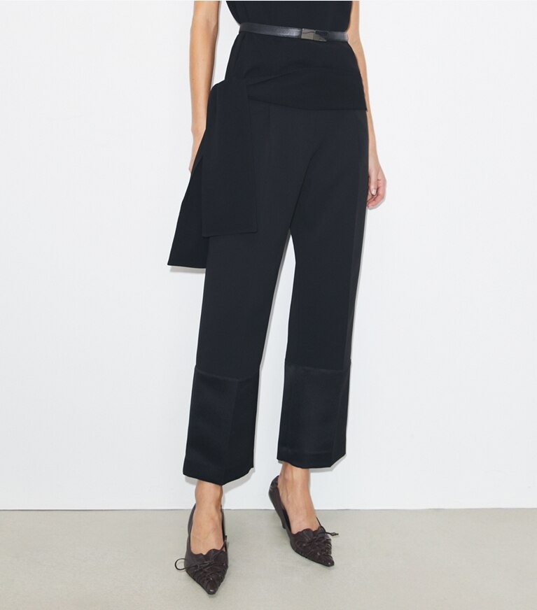 Tory Burch diseñador prendas inferiores Pantalón de crepé recortado en Black detalle en modelo
