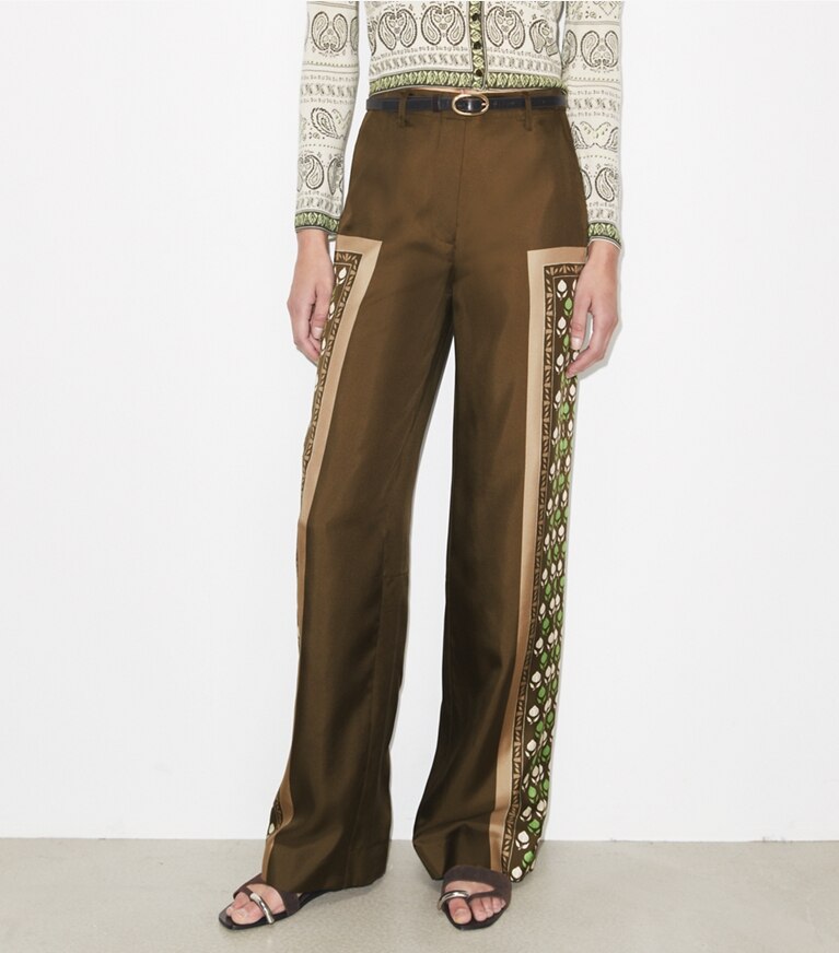 Tory Burch diseñador prendas inferiores Pantalón de satén en Chocolate Pomegranate detalle en modelo