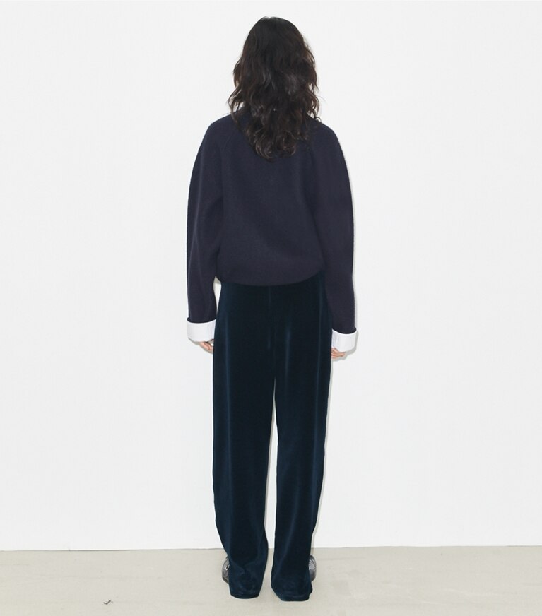 Tory Burch diseñador prendas inferiores Pantalón deportivo de terciopelo en Ink parte posterior en modelo