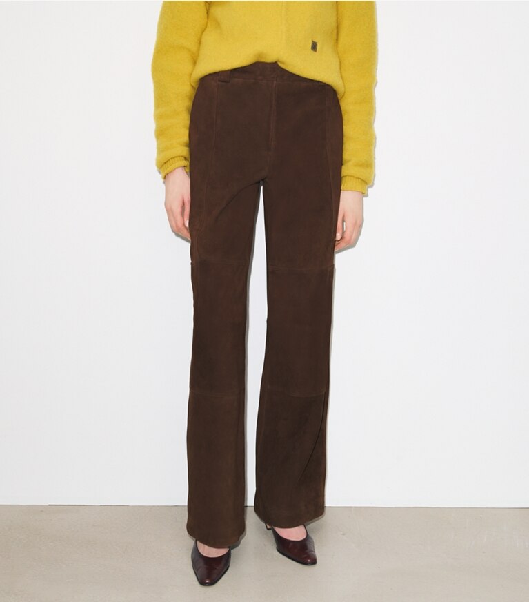 Tory Burch designer bas Pantalon décontracté en daim in Light Chocolate on model detail