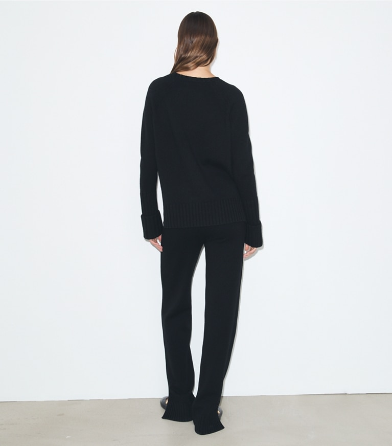 Tory Burch designer bas Pantalon décontracté en laine in BLACK on model back
