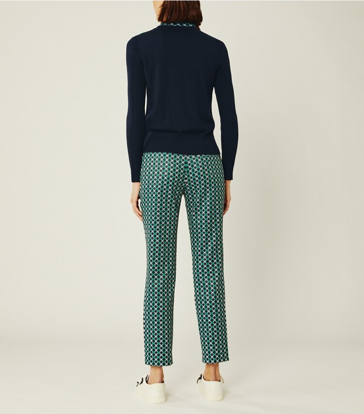 Tory Sport designer bas Pantalon de golf en sergé technique imprimé dans Tory Navy Locking Rings Small sur modèle, de dos