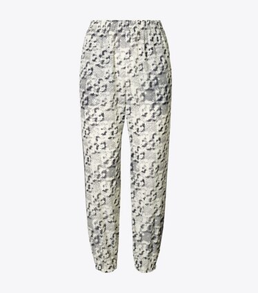 Tory Burch designer paréos Pantalon de plage en soie in New Ivory Distressed Pixelated Logo front