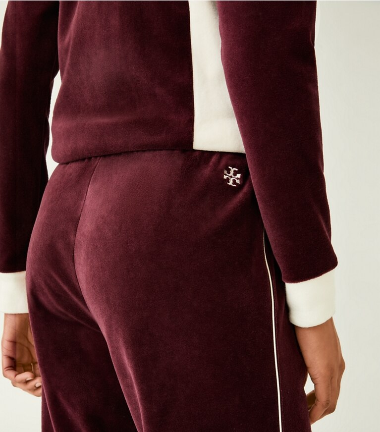 Tory Sport designer bas Pantalon de survêtement en velours in Winetasting on model detail