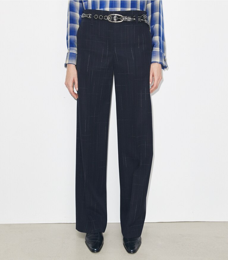 Tory Burch designer bas Pantalon en laine à jambe large dans Dark Navy / Copper détail sur modèle